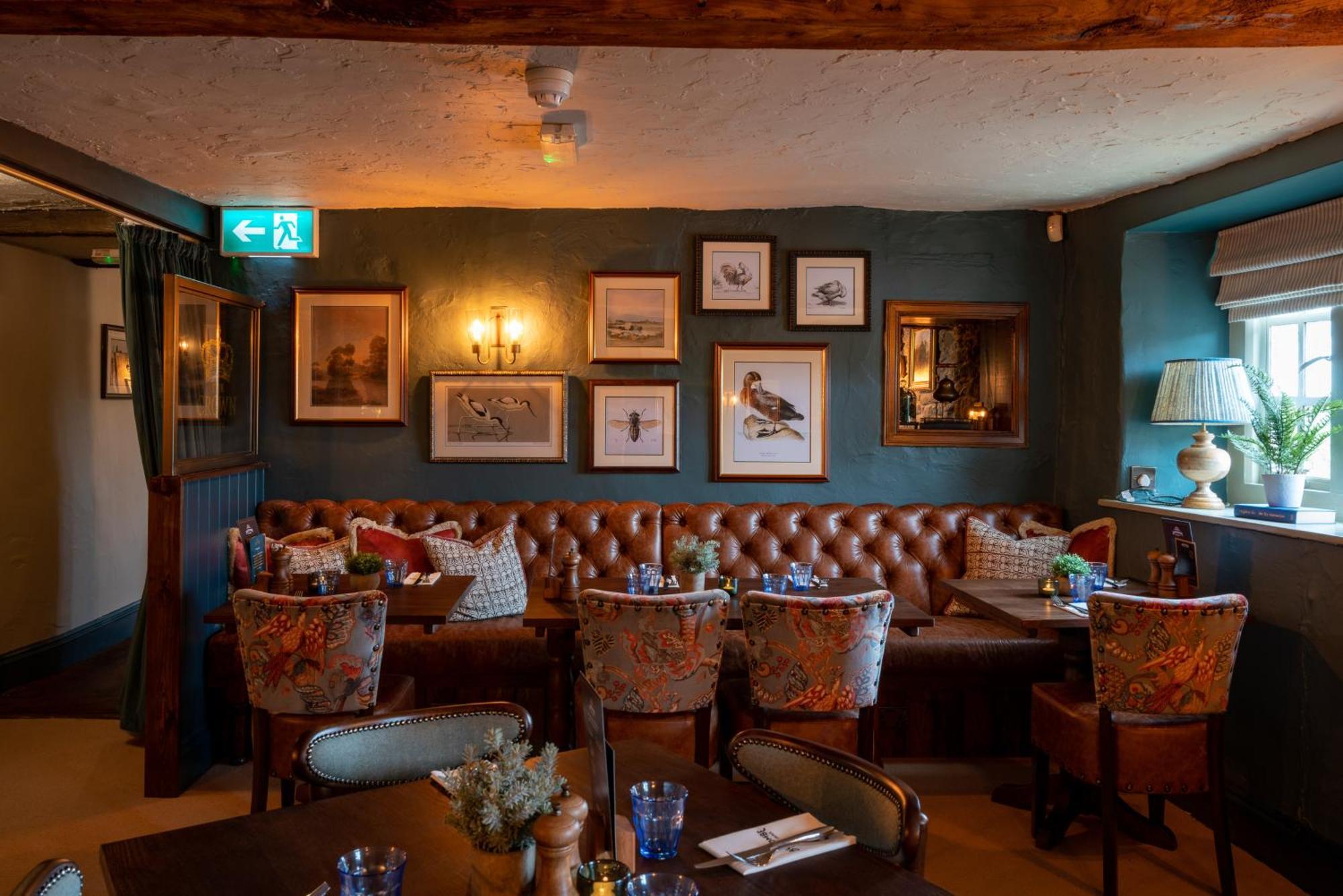 Crown Inn At Tolldown Chipping Sodbury Exteriör bild